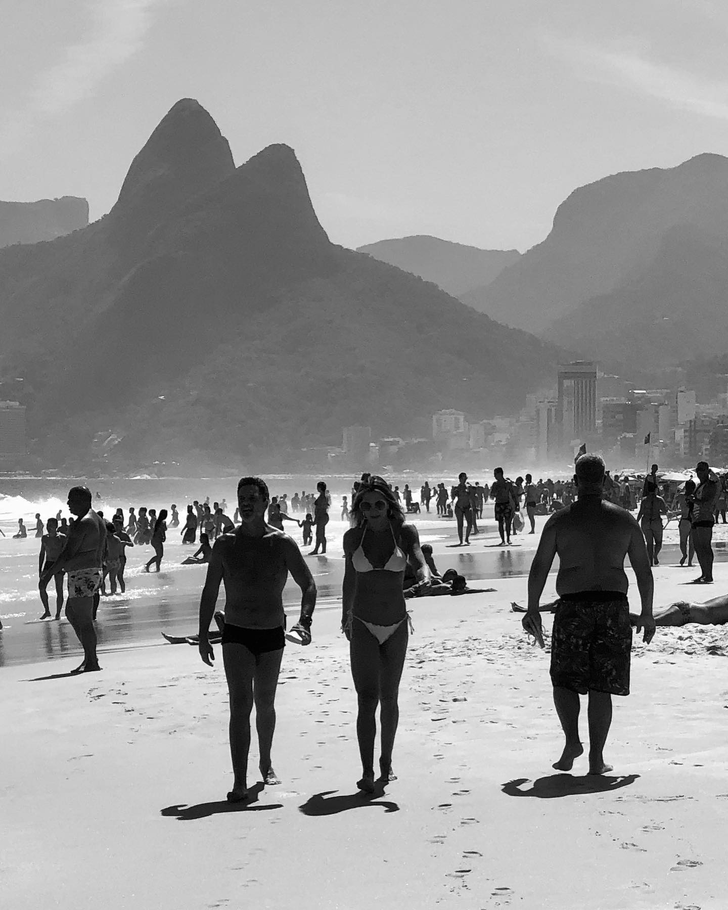Ipanema Pulse: Social Rhythms at Rio's Shore