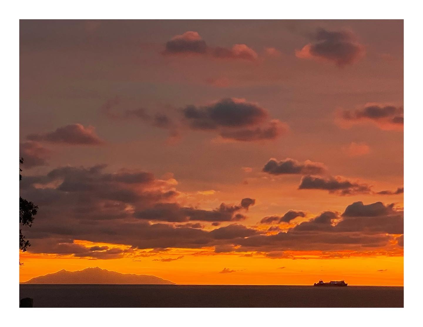Horizon of Tranquility: Sunset over the Ocean