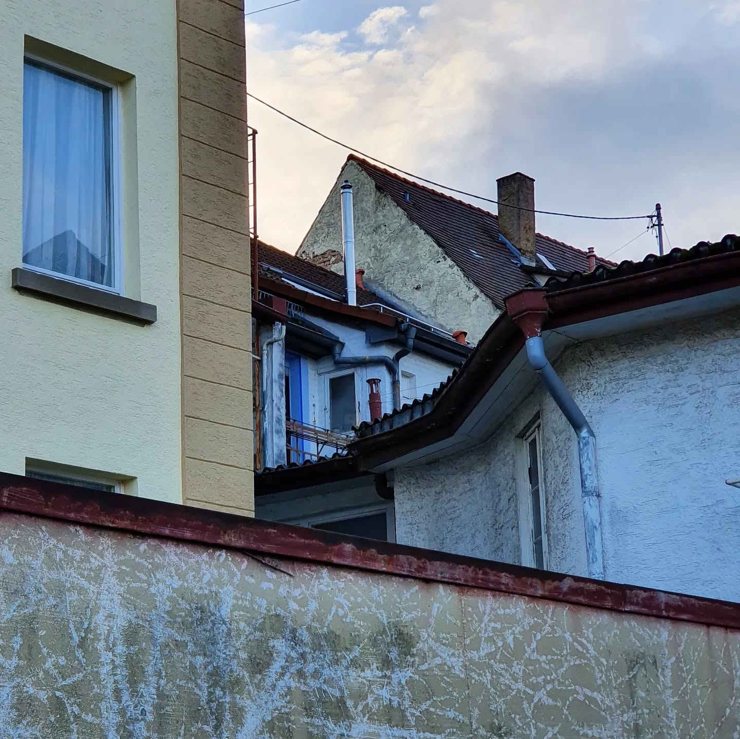 Complex Corner: Adjacent Architectures