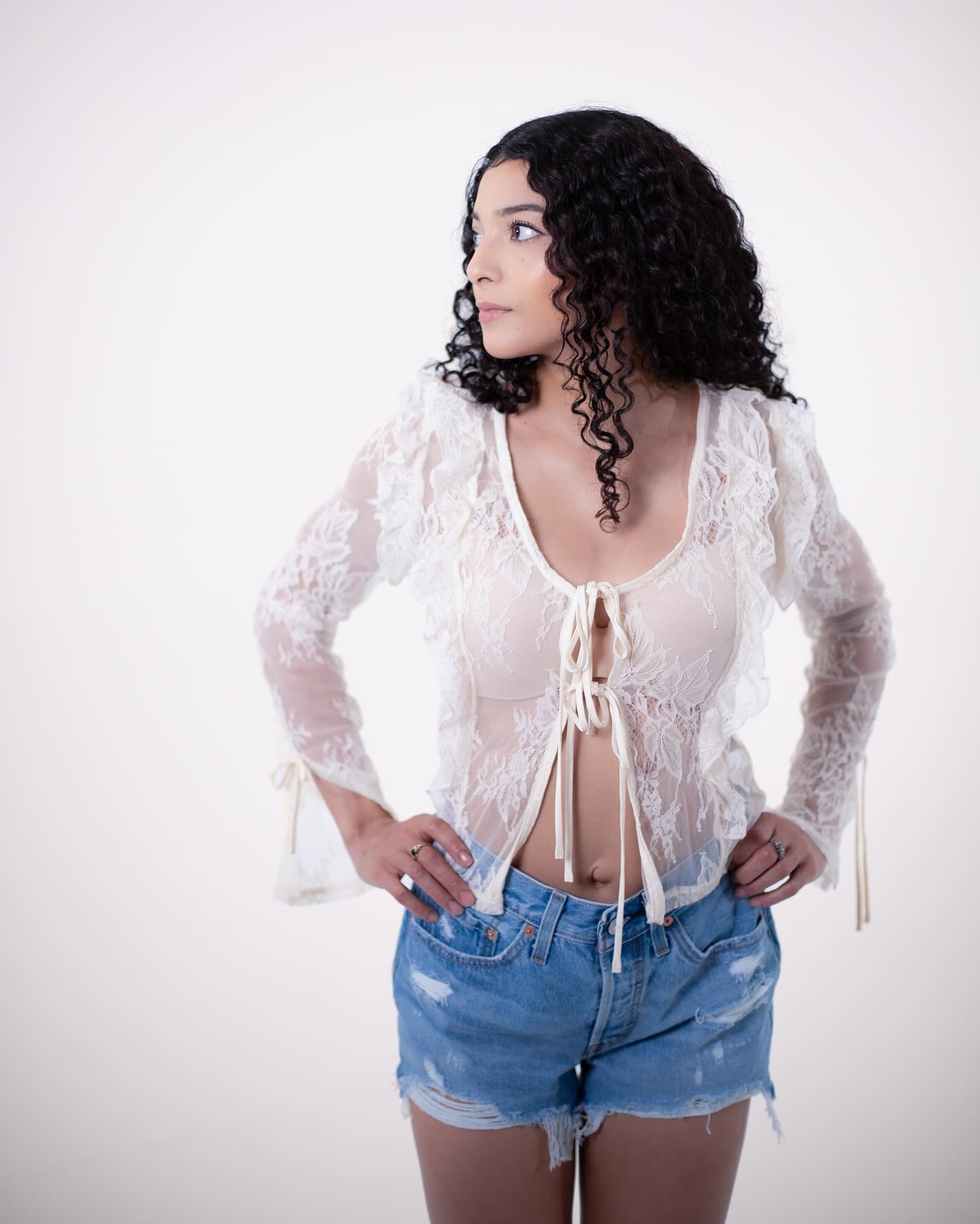 Confident Elegance: Casual Chic in Lace and Denim