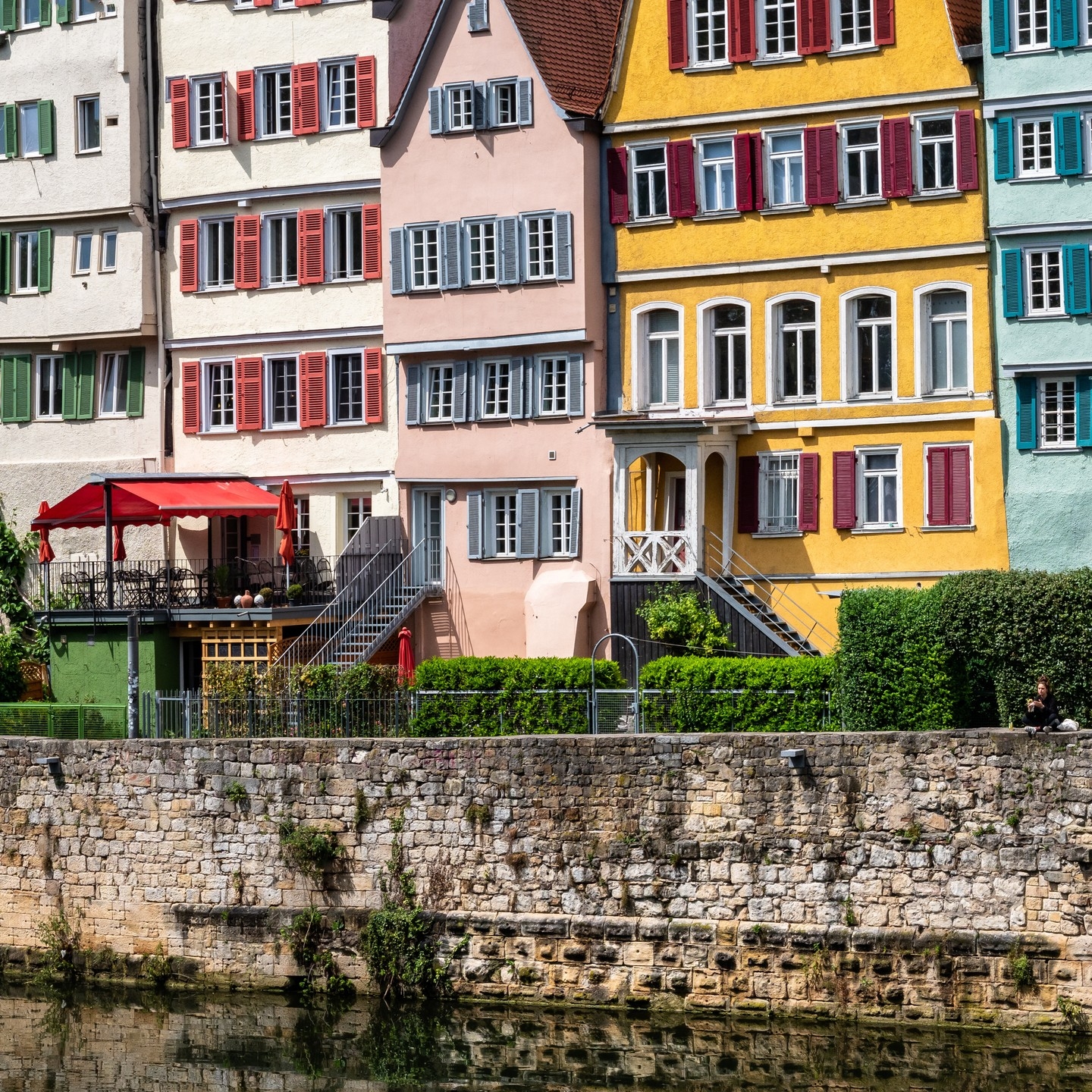 Hölderlin's Whimsical Riverfront: A Tapestry of Color and Calm