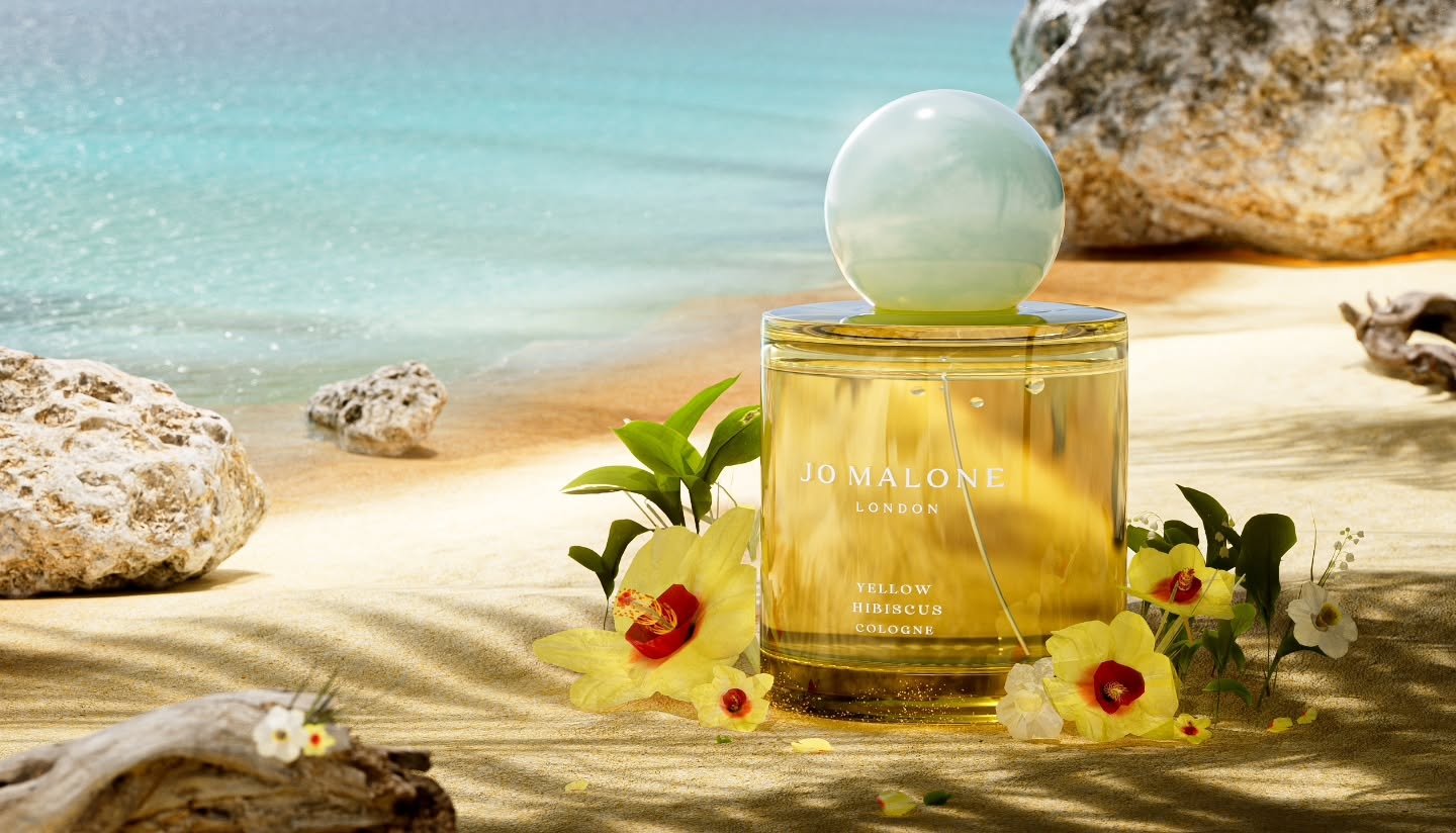 Tropical Serenity: Jo Malone Yellow Hibiscus Cologne 3D Presentation