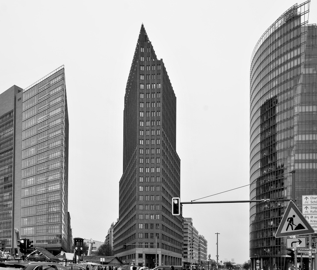 Berlin Kompakt: Urban Verticality in Monochrome