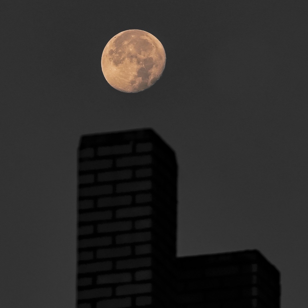 Sunrise meets Moonset
