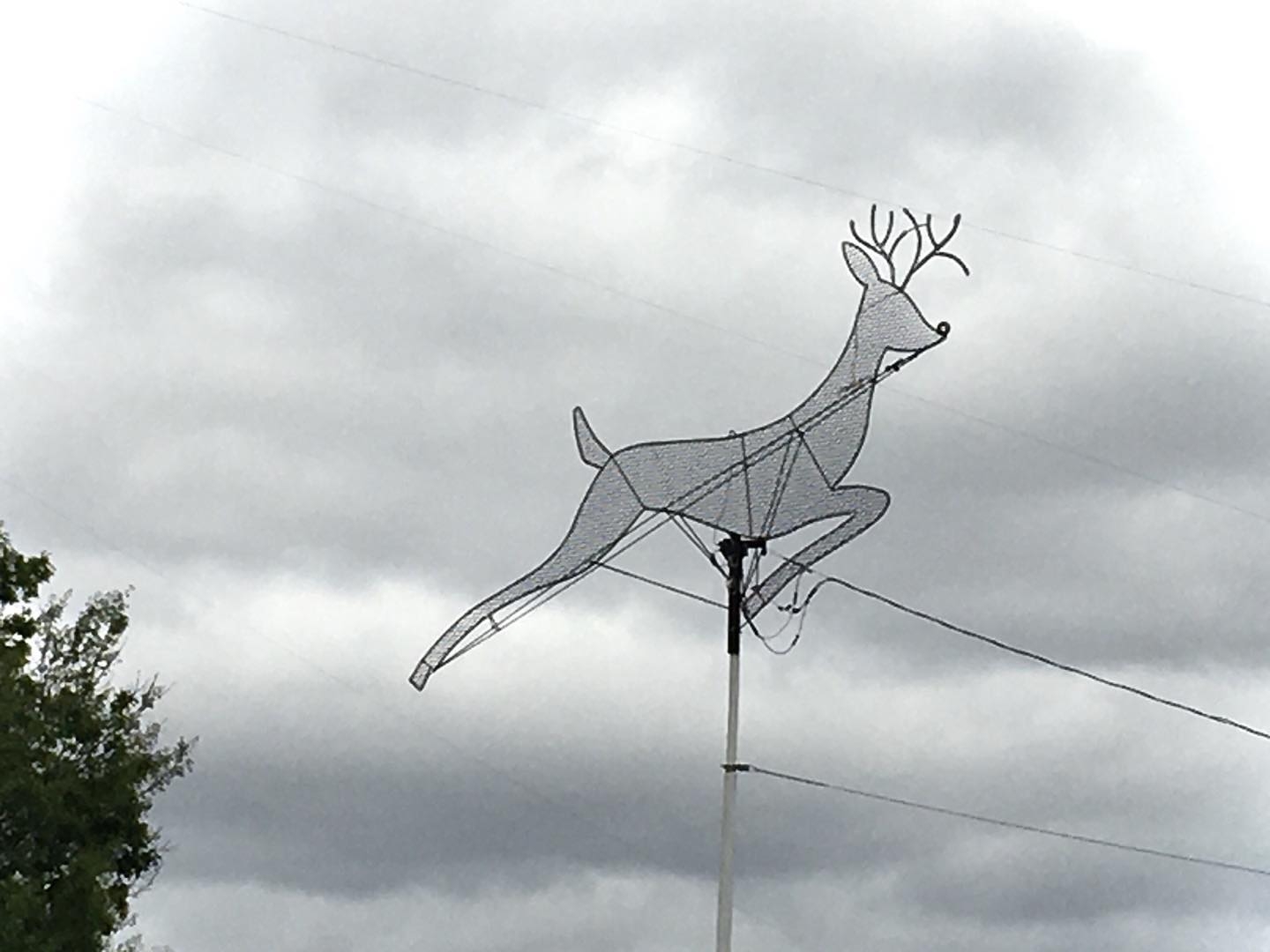 Llano Reindeer: Industrial Elegance Suspended